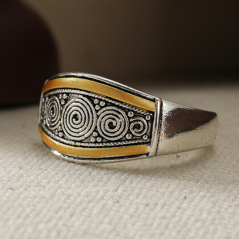 Women's Vintage Ethnic Two-Tone Spiral Pattern Wide Band Ring
